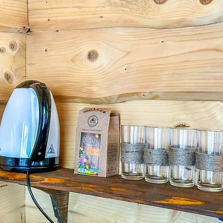 йомойо Hotel *