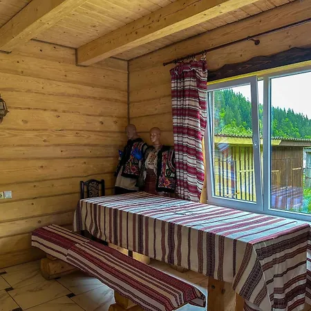 йомойо Hotel Berezhnytsia